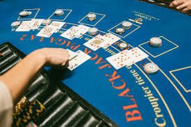 apk 567luck Gem Saviour slot game interface showing five reels with gem symbols and betting controls